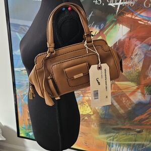 Tod's Tan Leather Satchel with Structured Design and Double Handles